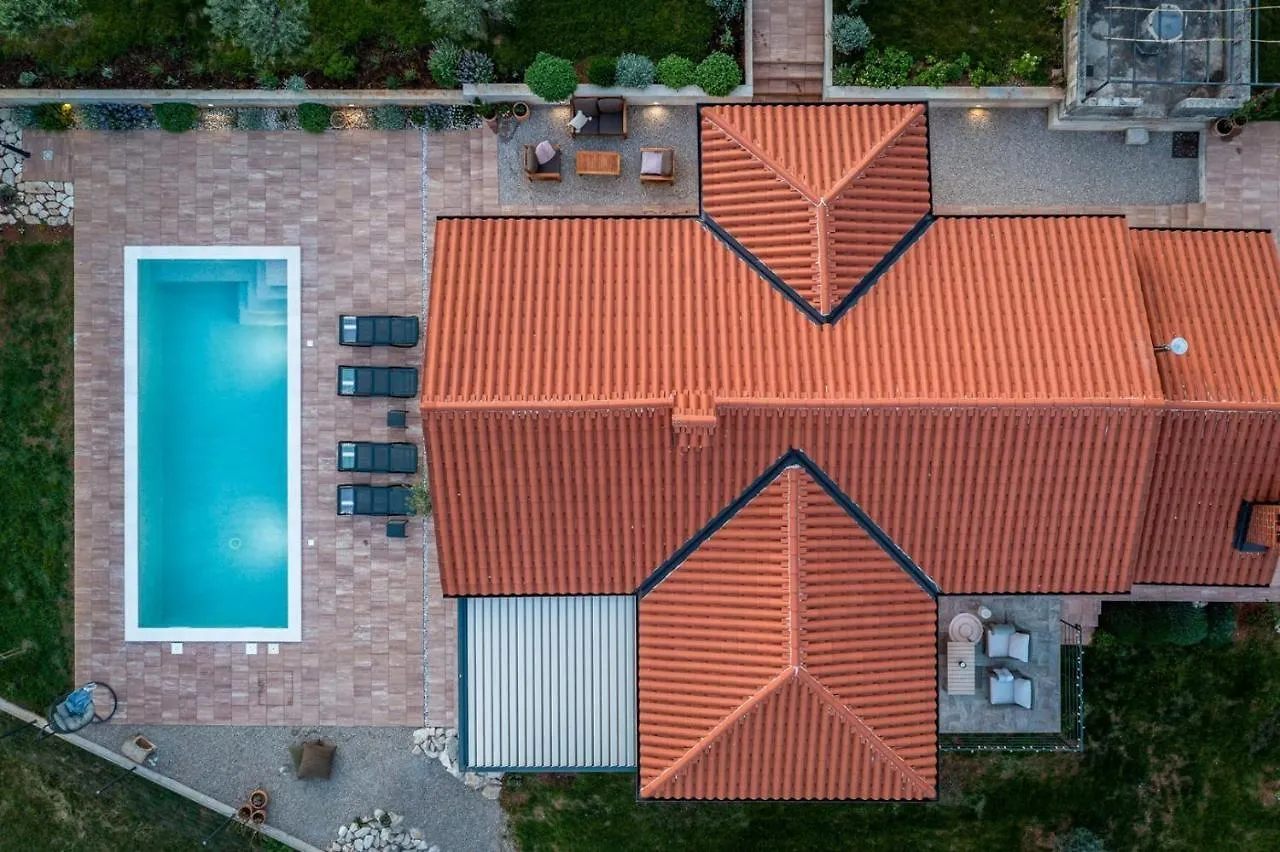 Villa Bogondon Лабин